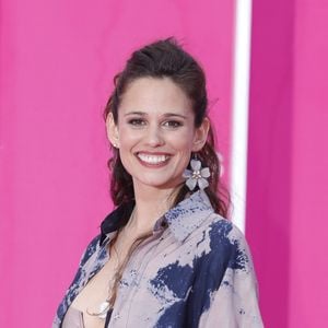 Lucie Lucas (Cannes Confidential) - Photocall (tapis rose) du festival Canneseries saison 6 au palais des festivals à Cannes le 16 avril 2023.

© Denis Guignebourg / Bestimage