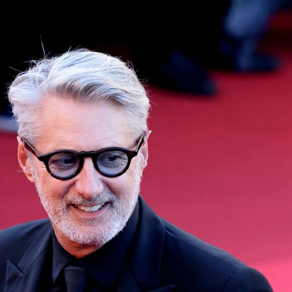 Antoine de Caunes - Montée des marches du film " Vie privée " lors du 78ème Festival International du Film de Cannes, au Palais des Festivals à Cannes. Le 20 mai 2025
© Jacovides-Moreau / Bestimage