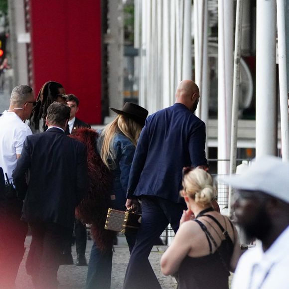 Beyoncé, Jay-Z - Arrivées au défilé de mode Louis Vuitton Homme, Collection Printemps-Été 2026 dans le cadre de la Fashion Week de Paris le 24 juin 2025.

© Anne-Sophie guebey / Bestimage
