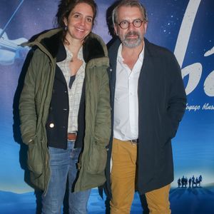 Philippe Torreton et Elsa Boublil au photocall du spectacle "Bô, le voyage musical" au théâtre du 13ème Art à Paris, le 8 mars 2018. Crédit Christophe Clovis / Bestimage