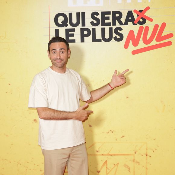 Camille Combal s'est ensuite associé à son cousin pour ouvrir un terrain de paintball qui a rapidement rencontré un joli succès.

Camille Combal - Photocall du casting du jeu télévisé de la saison 2 "Qui sera le plus nul ?" sur TF1 à Boulogne-Billancourt le 22 juin 2026. © Coadic Guirec/Bestimage