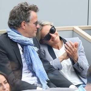 Anne-Sophie Lapix et son mari Arthur Sadoun - Célébrités dans les tribunes des internationaux de France de tennis de Roland Garros à Paris, France, le 9 juin 2019. © Jacovides-Moreau/Bestimage