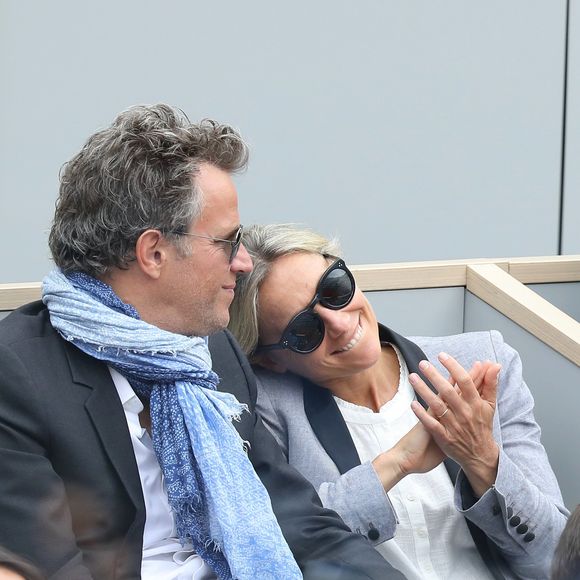 Anne-Sophie Lapix et son mari Arthur Sadoun - Célébrités dans les tribunes des internationaux de France de tennis de Roland Garros à Paris, France, le 9 juin 2019. © Jacovides-Moreau/Bestimage