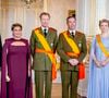 Stéphanie est le premier soutien de Guillaume de Luxembourg.

Grand-duc Henri de Luxembourg, grande-duchesse Maria Teresa de Luxembourg, prince Guillaume (héritier du trône de Luxembourg), Stéphanie de Lannoy (future grande-duchesse de Luxembourg) : cérémonie d'adieu au Palais Grand-Ducal dans le cadre des festivités marquant le changement de souverain au Luxembourg. Premier jour des célébrations à Luxembourg, le 3 octobre 2025. Photo : Dana Press / Bestimage
