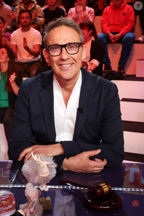 Exclusif - Julien Courbet, sur le plateau de TBT9 présenté par C.Hanouna, et diffusé en direct sur W9, Paris, France, le 26 novembre 2025. © Jack Tribeca / Bestimage