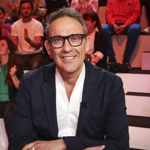 Exclusif - Julien Courbet, sur le plateau de TBT9 présenté par C.Hanouna, et diffusé en direct sur W9, Paris, France, le 26 novembre 2025. © Jack Tribeca / Bestimage