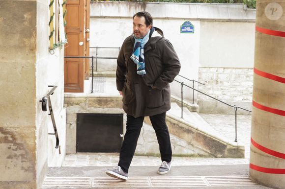 Jean-Francois Piège assistant à la cérémonie d'enterrement de Jean-Luc Petitrenaud à l'église Saint-Pierre du Gros Caillou dans le 7e arrondissement de Paris, France, le 17 janvier 2025. Jean-Luc Petitrenaud, critique gastronomique et personnalité de la télévision française, est décédé le 10 janvier à l'âge de 74 ans. Photo par Nasser Berzane/ABACAPRESS.COM