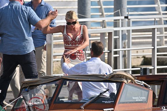 Ivanka Trump arrive à l'aéroport de Venise avant le mariage de Jeff Bezos à Venise le 24 juin 2025. Photo par Julien Reynaud/APS-Medias/ABACAPRESS.COM