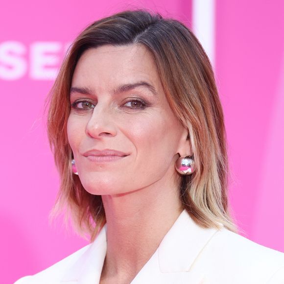 Fauve Hautot en photocall lors du festival "Canneseries 2025" à Cannes, le 28 avril 2025.
© Denis Guignebourg/BestImage