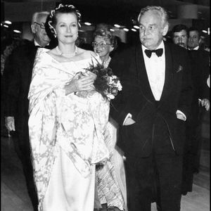 Archives : Grace Kelly et Rainier III à Monaco AGENCE / BESTIMAGE