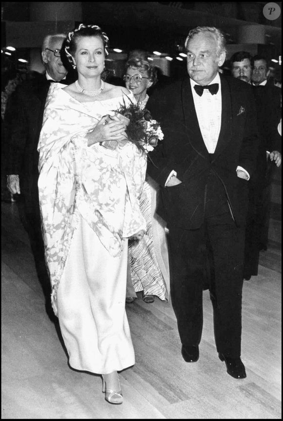 Archives : Grace Kelly et Rainier III à Monaco AGENCE / BESTIMAGE