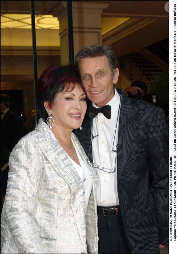 La triste nouvelle a été annoncée par un journaliste de l'AFP : "Décès du producteur Jean-Pierre Magnier, cinq ans après celui de son épouse la chanteuse Rika Zaraï".

Rika Zaraï et Jean-Pierre Magnier au Gala du é5e anniversaire de l'aide à l'enfant réfugié au théâtre Marigny.