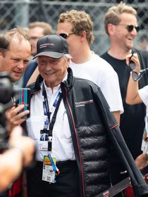A 82 ans ce milliardaire dont tout le monde connaît l’empire s’est marié avec une princesse bien plus jeune que lui