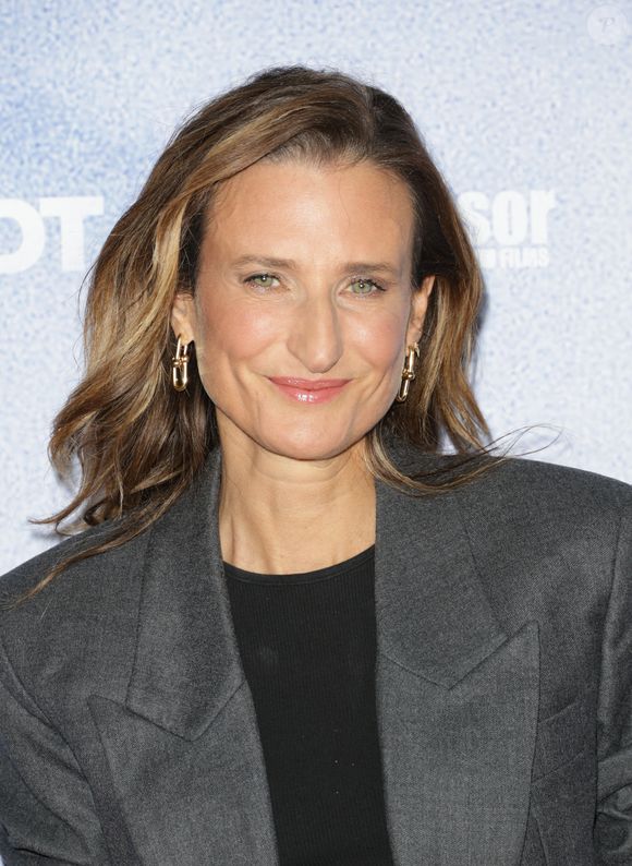 Elle insiste sur l’importance de les préparer à un monde difficile, en restant solidaires et solides face aux défis de demain.

Camille Cottin - Avant-première du film "Rembrandt" au Cinéma Pathé Wepler à Paris le 22 septembre 2025. © Coadic Guirec/Bestimage