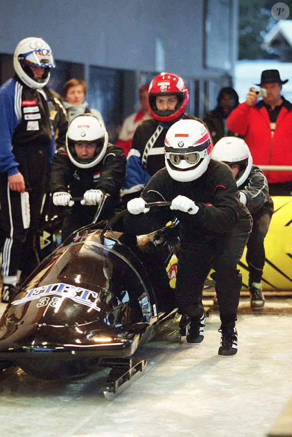 Le Prince Albert de Monaco à La Plagne en bobsleigh. DANIEL GIRY / BESTIMAGE