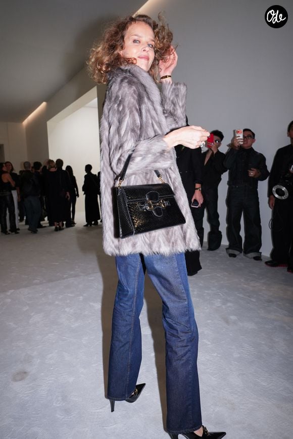 Eva Herzigova assiste à Gucci Le défilé de mode The Store pendant la Milan Fashion Week Womenswear Printemps/Été 2027 le 25 septembre 2026 à Milan, en Italie. © Lucia Sabatelli / Bestimage