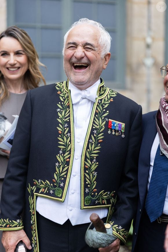 Guy Savoy - Le chef français multi étoile, Guy Savoy, vient d'être officiellement installé comme membre de l'Académie des Beaux-Arts. 

© Julien Sarkissian/Bestimage