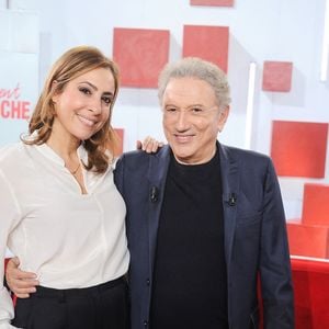 Léa Salamé et Michel Drucker lors de l'enregistrement de l'émission Vivement dimanche au studio Rive gauche, présentée par M.Drucker, diffusée sur France 3 le 21 juin 2026, à Paris, France, le 20 mai 2026. © Guillaume Gaffiot/Bestimage