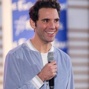 Un morceau dédié à un être cher qui est mort il y a quelques jours. Il s'agit de sa chienne qui a vécu 16 ans à ses côtés. 

Le Chanteur Mika lors de la journée nationale de la lutte contre le harcèlement à l'école au lycée Pierre-Gilles de Gennes - ENCPB à Paris, France, le 7 novembre 2023. © Jonathan Rebboah/Panoramic/Bestimage