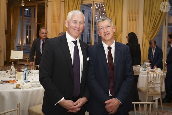 Il participe à la 35e Journée du Livre Politique à l’Hôtel de Lassay.

Loïc Mizon, Philippe Jost - Les salons du Cercle Interallié ont fait salle comble ce mardi, réunissant de nombreuses personnalités autour de Maud Bregeon, qui s'est récemment vu confier, en plus du porte-parolat du Gouvernement, le ministère de l'Energie, un portefeuille hautement stratégique, en particulier dans le contexte de crise qui embrase le Moyen-Orient.
© Jack Tribeca / Bestimage