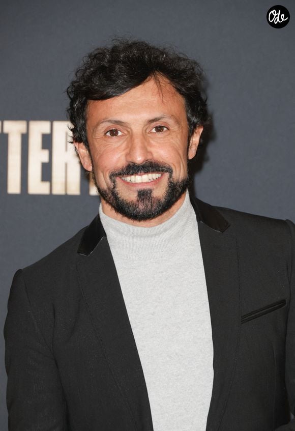 Il est l'un des animateurs vedettes de la station publique Ici depuis 2019

Willy Rovelli - Avant-première du film "Better Man" au Grand Rex à Paris.
© Coadic Guirec / Bestimage