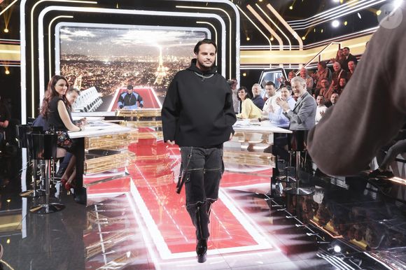 Exclusif - Yanis Marshall sur le plateau de l'émission "Touche pas à mon poste" diffusée en direct sur C8.

Photo : Jack Tribeca / Bestimage