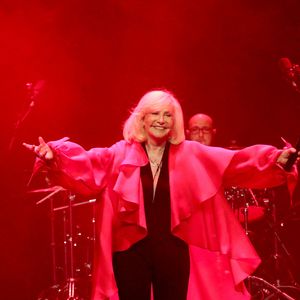 Son emploi du temps chargé par les concerts ne l'a pas empêchée de continuer de chercher un bien précieux...
Semi-exclusif. Concert de Michèle Torr, "60 ans de chanson", au Théâtre des Folies Bergère à Paris, France, le 29 Octobre 2023.
© Bertrand Rindoff / Bestimage