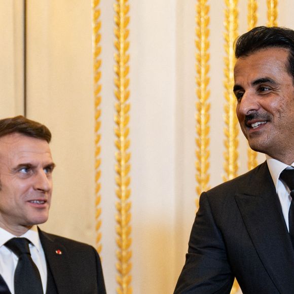 Et est située à quelques minutes du Campus du PSG. 
Roland Lescure, ministre en charge de l'industrie et de l'energie, Le président Emmanuel Macron, l'émir du Qatar son altesse Tamim ben Hamad Al Thani - Le président Emmanuel Macron et l'émir du Qatar accueillent les invités au dîner d'état en l'honneur de l'émir au palais de l'Elysée à Paris le 27 février 2024. © Eric Tschaen / Pool / Bestimage