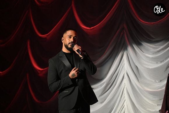 Mais malgré les succès, Slimane a assuré ses arrières en créant plusieurs entreprises dans des domaines parfois loin de la musique...

Slimane se produit à l'Accor Arena de Paris, en France, le 7 décembre 2025. Photo : Christophe Meng / Abaca