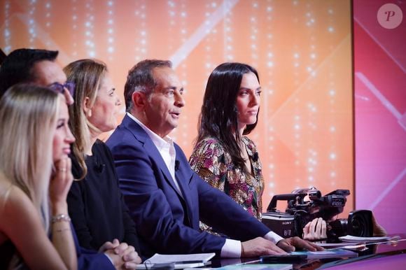 Exclusif - Valérie Benaim, Laurent Fontaine, Shana Loustau, sur le plateau de TBT9 présenté par C.Hanouna, et diffusé en direct sur W9, Paris, France, le 24 septembre 2025. © Jack Tribeca / Bestimage