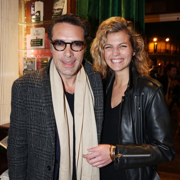 Nicolas Bedos et sa compagne Pauline Desmonts assistent au lancement du livre de Michel Denisot 'On peut rire de tout, sauf en mangeant de la semoule' aux Deux Magots le 15 mars 2023 à Paris, France. Photo Jerome Dominé/ABACAPRESS.COM