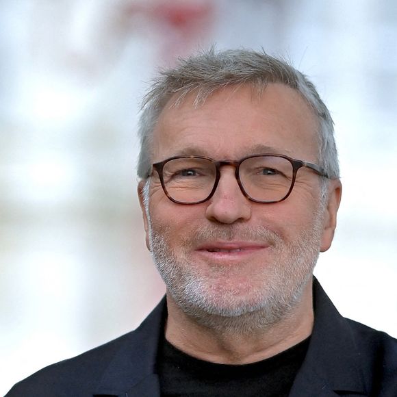 Laurent Ruquier lors de la séance photo du film « Les Grosses Têtes » dans le cadre du 17e Festival du film francophone d'Angoulême, le 29 août 2024 à Angoulême, en France. Photo de Franck Castel/ABACAPRESS.COM