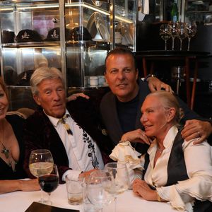 Youri Djorkaeff et Jean Roch - Jean Roch a reçu ses amis pour fêter la fermeture de son célèbre club privé, "VIP Room" à Saint-Tropez, après 29 ans d'existence, le 5 avril 2026. Après un dernier week-end de fête, du 3 au 5 avril 2026, le célèbre établissement sera remplacé par le "Lilly's Club".
© Franz Chavaroche / Bestimage