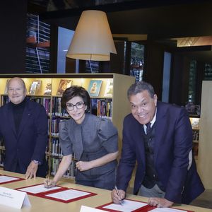 Signature de la 2ème convention entre Fimalac et le Musée du Quai Branly, en présence de Marc Ladreit de Lacharrière, Rachida Dati et Emmanuel Kasarhérou, Paris, France, le 28 fevrier 2025. Jack Tribeca / Bestimage