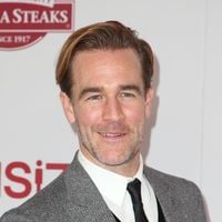 Les dernières photos de James Van Der Beek en fauteuil et sur son lit, l’acteur soutenu jusqu'au bout