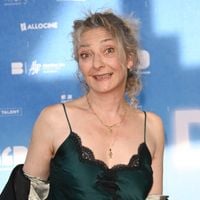 Corinne Masiero (Capitaine Marleau) : Son compagnon vous propose ses services, ils ne sont que 6000 en France à pratiquer sa discipline