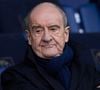 Il s'agit de Pierre Lescure, chroniqueur emblématique présent depuis plus de 10 ans sur le plateau.

Pierre Lescure en tribunes du match de Ligue 1 McDonald's opposant le Paris Saint-Germain (PSG) au Racing Club de Lens (RCL) (1-0) au Parc des Princes à Paris, France, le 2 novembre 2024. © Cyril Moreau/Bestimage