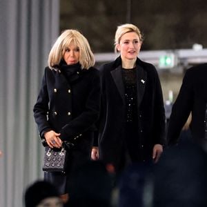 Brigitte Macron, Julie Gayet, François Hollande - Arrivées à la cérémonie de réouverture de la cathédrale Notre-Dame de Paris, le 7 décembre 2024.© Agence / Bestimage