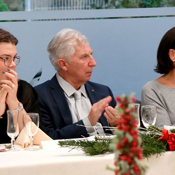 Le docteur Michel-Yves Mourou, Président du Conseil de la Couronne, pionnier de la radiologie en Principauté et fondateur du Centre d’Imagerie Médicale, membre éminent du Conseil de la Croix Rouge Monégasque - La princesse Stéphanie de Monaco et sa fille Camille Gottlieb rendent visite aux pensionnaires de la Résidence A Qietudine à Monaco le 16 décembre 2019. © Bruno Bebert / PRM / Bestimage