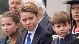 Le prince George amené à effectuer un rituel ancestral controversé, sa mère Kate Middleton ne cautionne pas