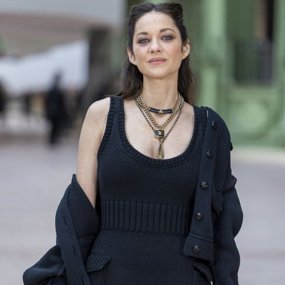 Marion Cotillard au défilé Chanel au Grand Palais, "Collection Haute Couture Printemps/Eté 2025" lors de la Fashion Week de Paris (PFW), le 28 janvier 2025. 
© Olivier Borde / Bestimage
