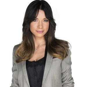 Elle est désormais prof' de Pilates
Anne-Gaëlle Riccio - Rendez-vous portrait en studio le 3 mars 2015.