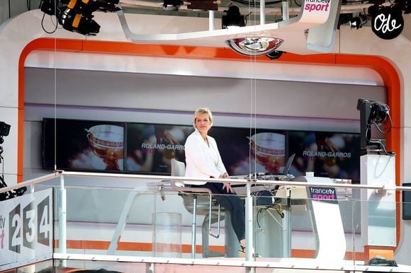 Céline Géraud dans les tribunes des Internationaux de Tennis de Roland Garros à Paris le 8 juin 2017 © Cyril Moreau-Dominique Jacovides/Bestimage