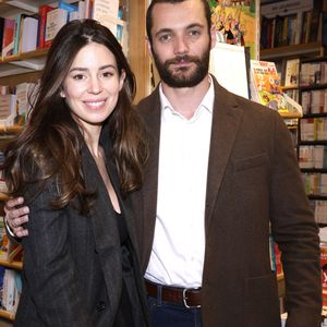 Celui qui va bientôt avoir un enfant avec sa femme Natali Husic s'est confié au sujet de leur relation dans l'émission "Le Figaro La Nuit"

Exclusif - Louis Sarkozy en séances de dédicaces pour son livre "Napoléon Bonaparte - L'empire des livres" (Éditions Passés composés) à la librairie Lamartine à Paris. Sa femme Natali Husic (enceinte) et son père, Nicolas Sarkozy, étaient présents à ses côtés. Plusieurs hautes personnalités sont également venues à l'instar de Michel Barnier, Benjamin Haddad (Ministre délégué auprès du ministre de l’Europe et des Affaires étrangères, chargé de l'Europe) ou Eliot Deval (journaliste CNEWS). Paris, le 21 mai 2025.
© Cédric Perrin/Bestimage