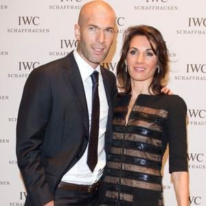 Avec sa femme Véronique, ils sont les parents de quatre fils.
Zinedine Zidane Véronique Fernandez assistant à l'événement de gala Top Gun d'IWC Schaffhausen lors du 22e Salon de la Haute Joaillerie SIHH au Palais des Expositions Palexpo à Genève, Suisse, le 17 janvier 2012. Photo Goran Gajanin/Action Press/ABACAPRESS.COM