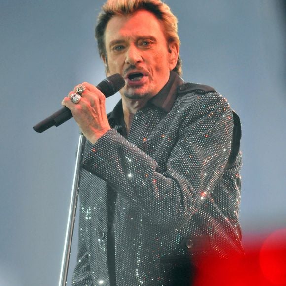 Johnny Hallyday se produit lors d'un concert au stade Felix Bollaert à Lens près de Lille, dans le nord de la France, le 9 juin 2009. Photo by STR/ASA-PICTURES/ABACAPRESS.COM