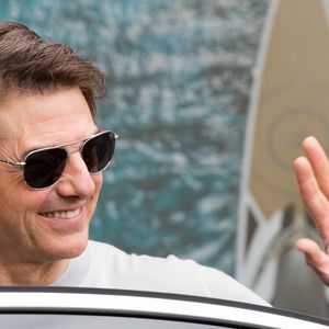 Londres - Tom Cruise et son fils Connor arrivant à l'héliport de Londres Battersea.
©Backgrid UK/ Bestimage