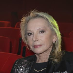 Exclusif - Véronique Sanson - Michel Fugain et Véronique Sanson se décorent mutuellement de l'Ordre des Arts et des Lettre à l'occasion du concert de Michel Fugain et de sa femme Sanda à Bobino, Paris le 27 janvier 2025. © Jack Tribeca / Bestimage