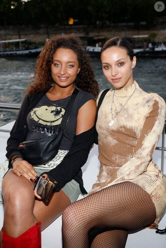 Exclusif - Jenaye et Eleejah, les soeurs de Joalukas Noah lors de la soirée d'anniversaire de Joalukas Noah, fils de Yannick Noah et Isabelle Camus, pour ses 18 ans à Paris le 10 juin 2022.

© Cyril Moreau / Bestimage