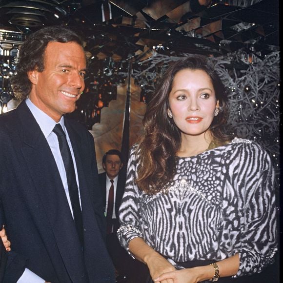Archive - Julio Iglesias et Isabel Preysler à Paris